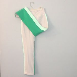 Lululemon cropped yoga pants